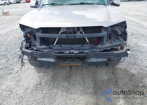 2003 Chevrolet Avalanche 1500 from USA, damaged, VIN 3GNEC13T43G122148